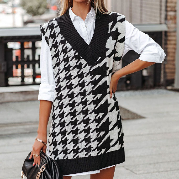 Autumn and Winter Loose V-neck Plaid Knit Sweater - Zayd’s Department Store
