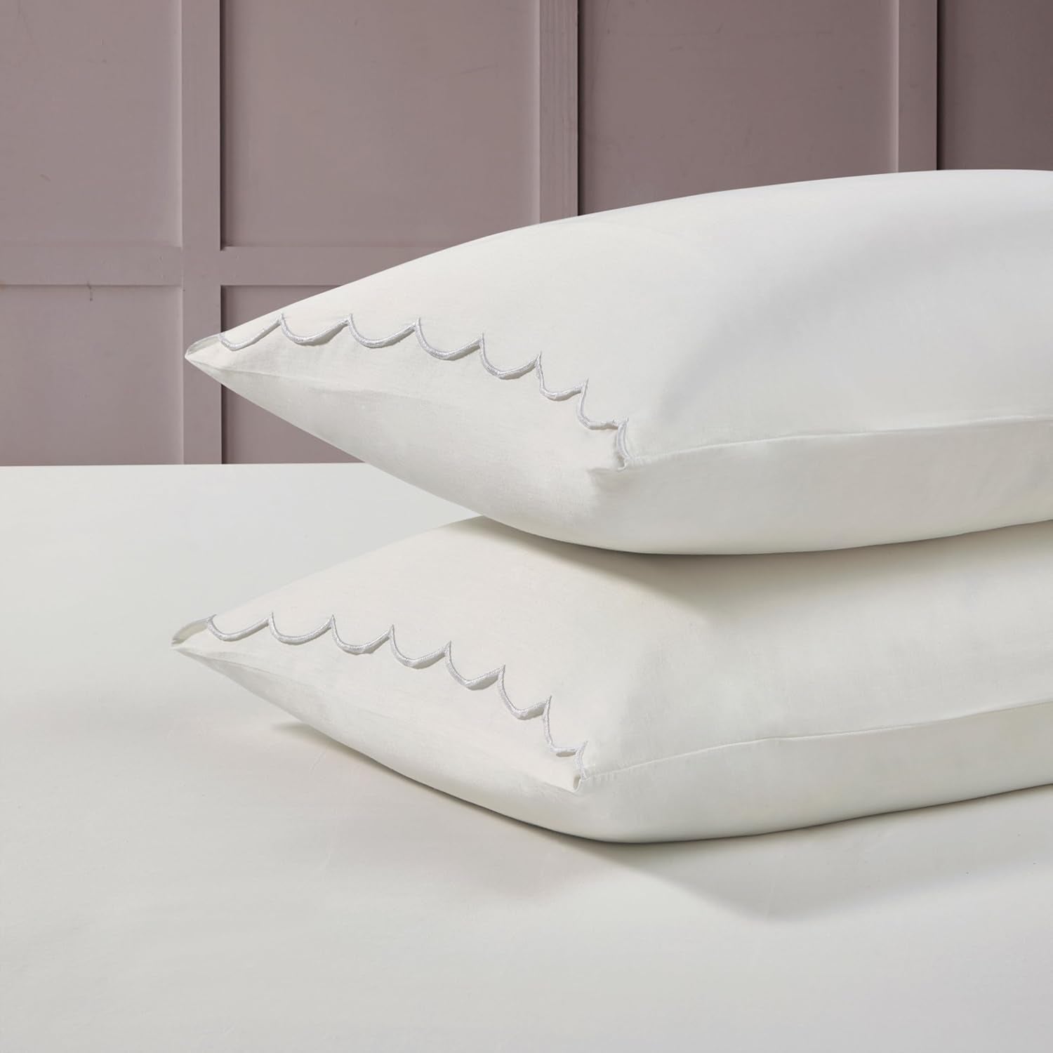 Full Size Sheet Set, 4 Piece Bed Sheets, Breathable Soft 300 TC 100% Cotton with Embroidered Scalloped Edge, 1 Flat Sheet, 1 Fitted, 2 Pillowcases, Full, White with White Scallop