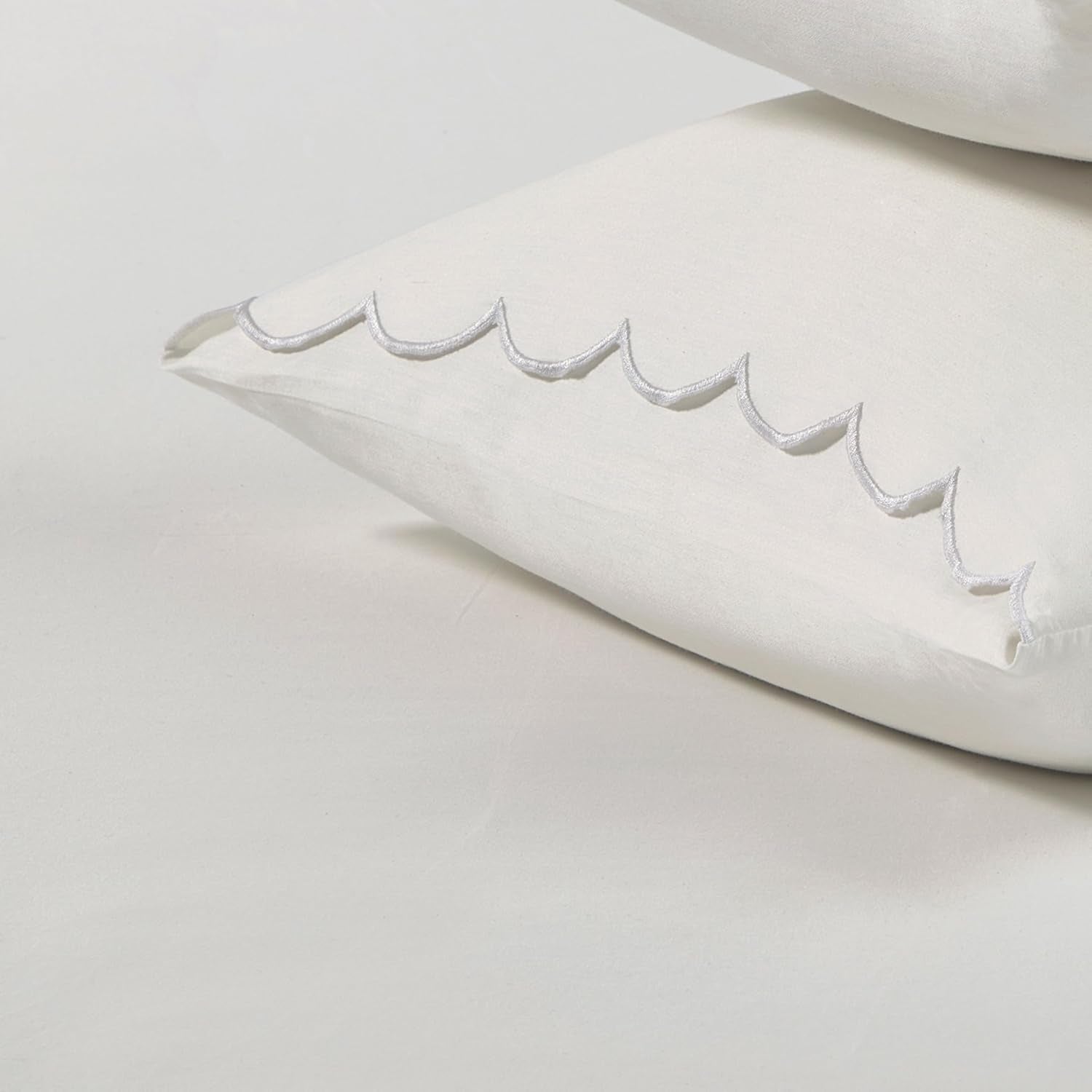 Full Size Sheet Set, 4 Piece Bed Sheets, Breathable Soft 300 TC 100% Cotton with Embroidered Scalloped Edge, 1 Flat Sheet, 1 Fitted, 2 Pillowcases, Full, White with White Scallop