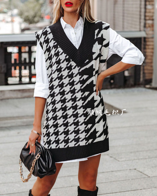 Autumn and Winter Loose V-neck Plaid Knit Sweater - Zayd’s Department Store