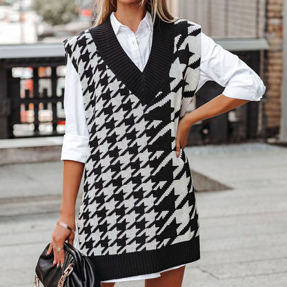 Autumn and Winter Loose V-neck Plaid Knit Sweater - Zayd’s Department Store